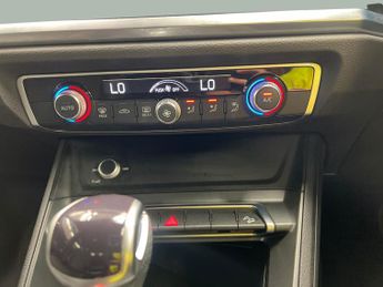 Audi Q3 2.0 TDI 35 S line S Tronic (150 ps) - LED - LANE DEPARTURE  - SP