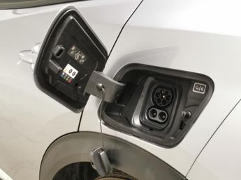 Peugeot E-2008 50kWh Allure Premium (7kW Charger) (136 ps) - REVERSE CAM - NAV 