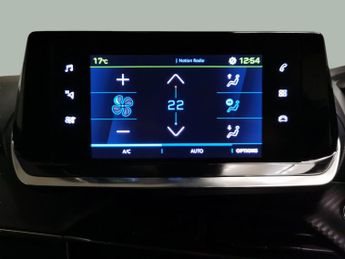 Peugeot E-2008 50kWh Allure Premium (7kW Charger) (136 ps) - REVERSE CAM - NAV 