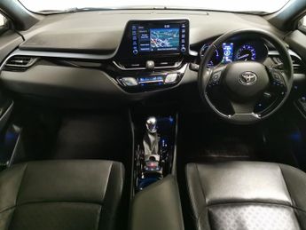 Toyota C-HR 2.0 VVT-h Design CVT (184 ps) - NAV - BLIND SPOT ASSIST - BLUETO