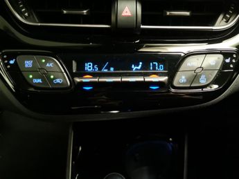 Toyota C-HR 2.0 VVT-h Design CVT (184 ps) - NAV - BLIND SPOT ASSIST - BLUETO