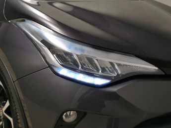 Toyota C-HR 2.0 VVT-h Design CVT (184 ps) - NAV - BLIND SPOT ASSIST - BLUETO