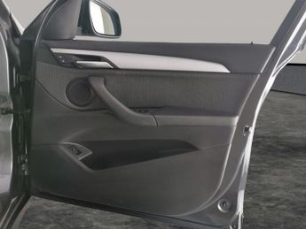 BMW X1 2.0 20i GPF SE DCT sDrive (192 ps) - SEATS - SLIDING REAR BENCH