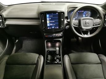 Volvo XC40 2.0 D3 R-Design (150 ps) - BLUETOOTH - 18IN ALLOYS - CLIMATE CON