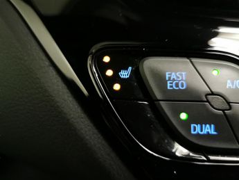 Toyota C-HR 2.0 VVT-h Design CVT (184 ps) - NAV - BLIND SPOT ASSIST - BLUETO