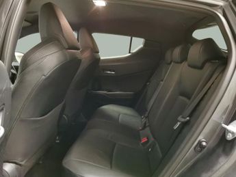Toyota C-HR 2.0 VVT-h Design CVT (184 ps) - NAV - BLIND SPOT ASSIST - BLUETO
