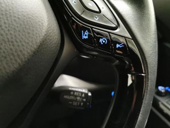 Toyota C-HR 2.0 VVT-h Design CVT (184 ps) - NAV - BLIND SPOT ASSIST - BLUETO