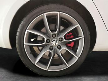 Skoda Octavia 2.0 TSI GPF vRS DSG (245 ps) - PADDLE SHIFT - 18IN ALLOYS - AIR 