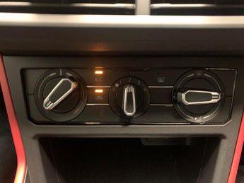 Volkswagen Polo 2.0 TSI GTI DSG (207 ps) - AMBIENT INTERIOR LIGHTING - AUTO HEAD