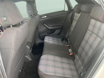 Volkswagen Polo 2.0 TSI GTI DSG (207 ps) - PADDLE SHIFT - PARK SENSORS - 17IN AL