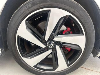 Volkswagen Polo 2.0 TSI GTI DSG (207 ps) - PADDLE SHIFT - PARK SENSORS - 17IN AL