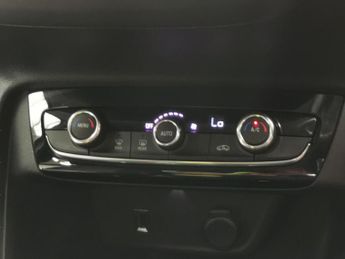 Vauxhall Corsa Electric 50kWh SE Nav (7.4Kw Charger) (136 ps) - CLIMATE CONTROL - KEYLES