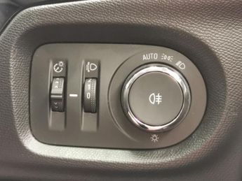 Vauxhall Corsa Electric 50kWh SE Nav (7.4Kw Charger) (136 ps) - CLIMATE CONTROL - KEYLES