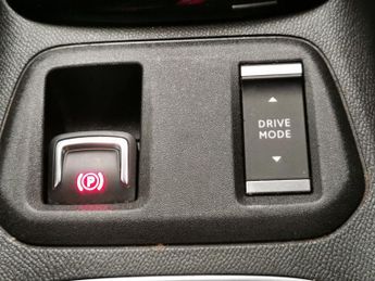 Vauxhall Corsa Electric 50kWh SE Nav (7.4Kw Charger) (136 ps) - CLIMATE CONTROL - KEYLES
