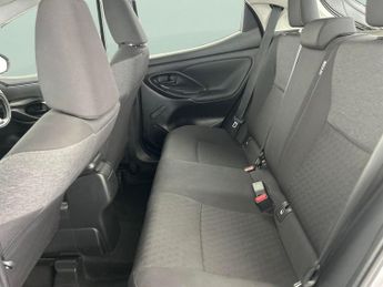 Toyota Yaris 1.5 VVT-h Icon E-CVT (116 ps) - AIR CON - AUTO HEADLIGHTS - DAB