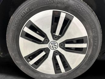 Volkswagen E-golf 35.8kWh e-Golf (136 ps) - CLIMATE CONTROL - DAB - USB AUDIO