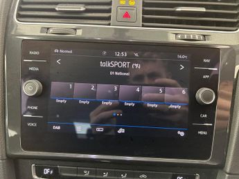 Volkswagen E-golf 35.8kWh e-Golf (136 ps) - CLIMATE CONTROL - DAB - USB AUDIO