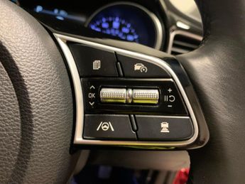 Kia Xceed 1.6 GDi 8.9kWh 3 Plug-in DCT (139 bhp) - HEATED STEERING - BLUET