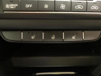 Kia Xceed 1.6 GDi 8.9kWh 3 Plug-in DCT (139 bhp) - HEATED STEERING - BLUET