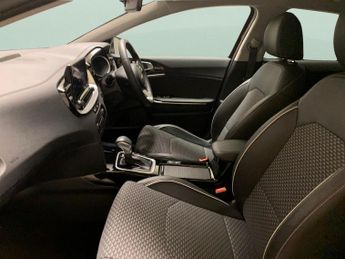 Kia Xceed 1.6 GDi 8.9kWh 3 Plug-in DCT (139 bhp) - HEATED STEERING - BLUET