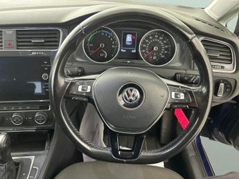 Volkswagen E-golf 35.8kWh e-Golf (136 ps) - CLIMATE CONTROL - DAB - USB AUDIO