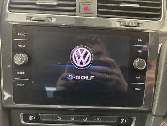 Volkswagen E-golf 35.8kWh e-Golf (136 ps) - CLIMATE CONTROL - DAB - USB AUDIO