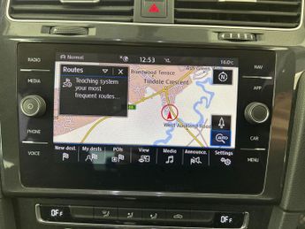 Volkswagen E-golf 35.8kWh e-Golf (136 ps) - CLIMATE CONTROL - DAB - USB AUDIO