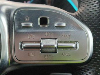 Mercedes-Benz EQC EQC 400 80kWh AMG Line 4MATIC (408 ps) - HEATED LEATHER - LANE D