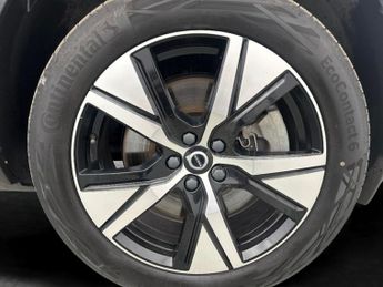 Volvo XC40 Recharge 69kWh Plus (231 ps) - LED - HEATED STEERING - BLIND SPO