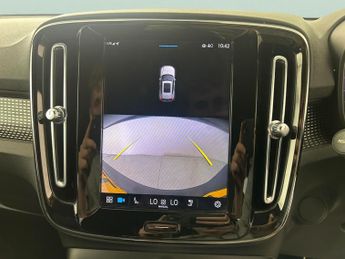 Volvo XC40 Recharge 69kWh Plus (231 ps) - LED - HEATED STEERING - BLIND SPO