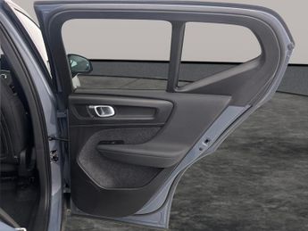 Volvo XC40 Recharge 69kWh Plus (231 ps) - LED - HEATED STEERING - BLIND SPO