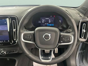 Volvo XC40 Recharge 69kWh Plus (231 ps) - LED - HEATED STEERING - BLIND SPO