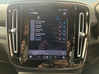 Volvo XC40 Recharge 69kWh Plus (231 ps) - LED - HEATED STEERING - BLIND SPO