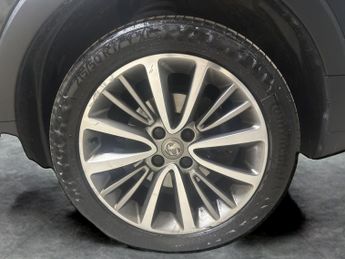 Vauxhall Crossland X 1.2 Turbo Griffin (130 ps) - SPEED LIMIT RECOG - 17IN ALLOYS - A