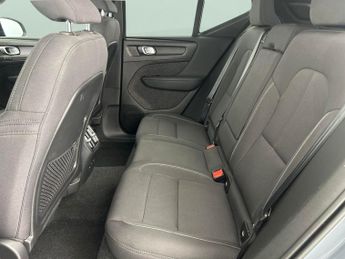 Volvo XC40 Recharge 69kWh Plus (231 ps) - LED - HEATED STEERING - BLIND SPO