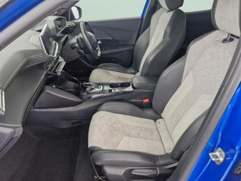Peugeot E-2008 50kWh GT Premium (136 ps) - REVERSE CAM - ALCANTARA - NAV
