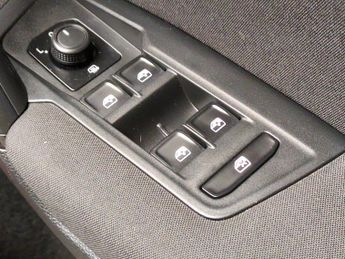 Volkswagen Tiguan 2.0 TDI S DSG 4Motion (150 ps) - SD CARD MEDIA INPUT - CLIMATE C