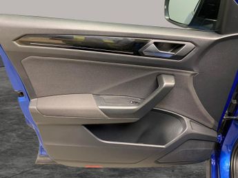 Volkswagen T-Roc 1.5 TSI EVO Black Edition DSG (150 ps) - NAV - BLUETOOTH - PADDL