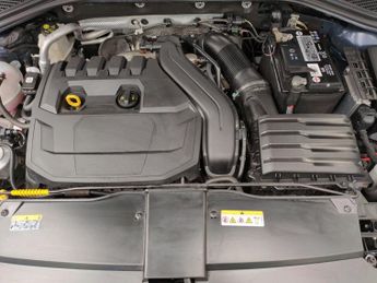 Volkswagen T-Roc 1.5 TSI EVO Black Edition DSG (150 ps) - NAV - BLUETOOTH - PADDL