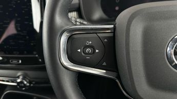 Volvo XC40 Recharge Twin 78kWh Plus AWD (408 ps) - HEATED STEERING - LANE D