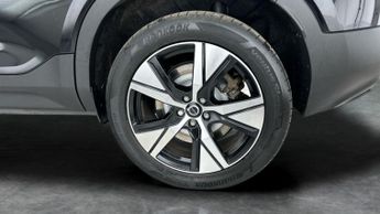 Volvo XC40 Recharge Twin 78kWh Plus AWD (408 ps) - HEATED STEERING - LANE D