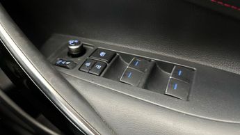 Toyota Corolla 1.8 VVT-h Excel CVT (122 ps) - NAV - BLUETOOTH - PARK SENSORS