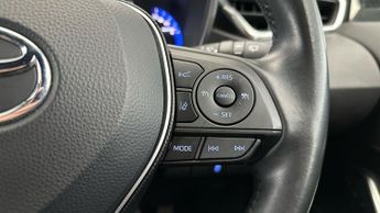 Toyota Corolla 1.8 VVT-h Excel CVT (122 ps) - NAV - BLUETOOTH - PARK SENSORS