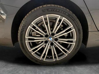 BMW 3 Series 2.0 330e 12kWh M Sport Plug-in (292 ps) - NAV - LANE DEPARTURE 