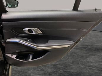 BMW 3 Series 2.0 330e 12kWh M Sport Plug-in (292 ps) - NAV - LANE DEPARTURE 