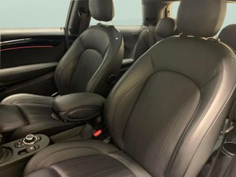 Mini Electric Hatch Cooper SE 32.6kWh Level 3 (184 ps) - AUTO PARK - REVERSE CAM - N