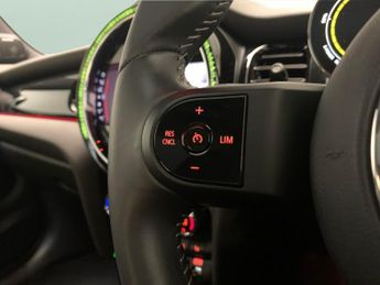 Mini Electric Hatch Cooper SE 32.6kWh Level 3 (184 ps) - AUTO PARK - REVERSE CAM - N