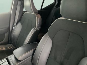 Volvo XC40 1.5 T3 [163] R DESIGN Geartronic - ACTIVE LANE ASSIST - AUTO PAR