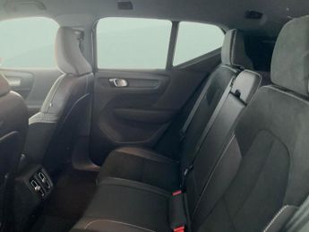 Volvo XC40 1.5 T3 [163] R DESIGN Geartronic - ACTIVE LANE ASSIST - AUTO PAR