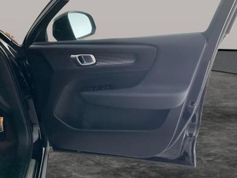 Volvo XC40 1.5 T3 [163] R DESIGN Geartronic - ACTIVE LANE ASSIST - AUTO PAR